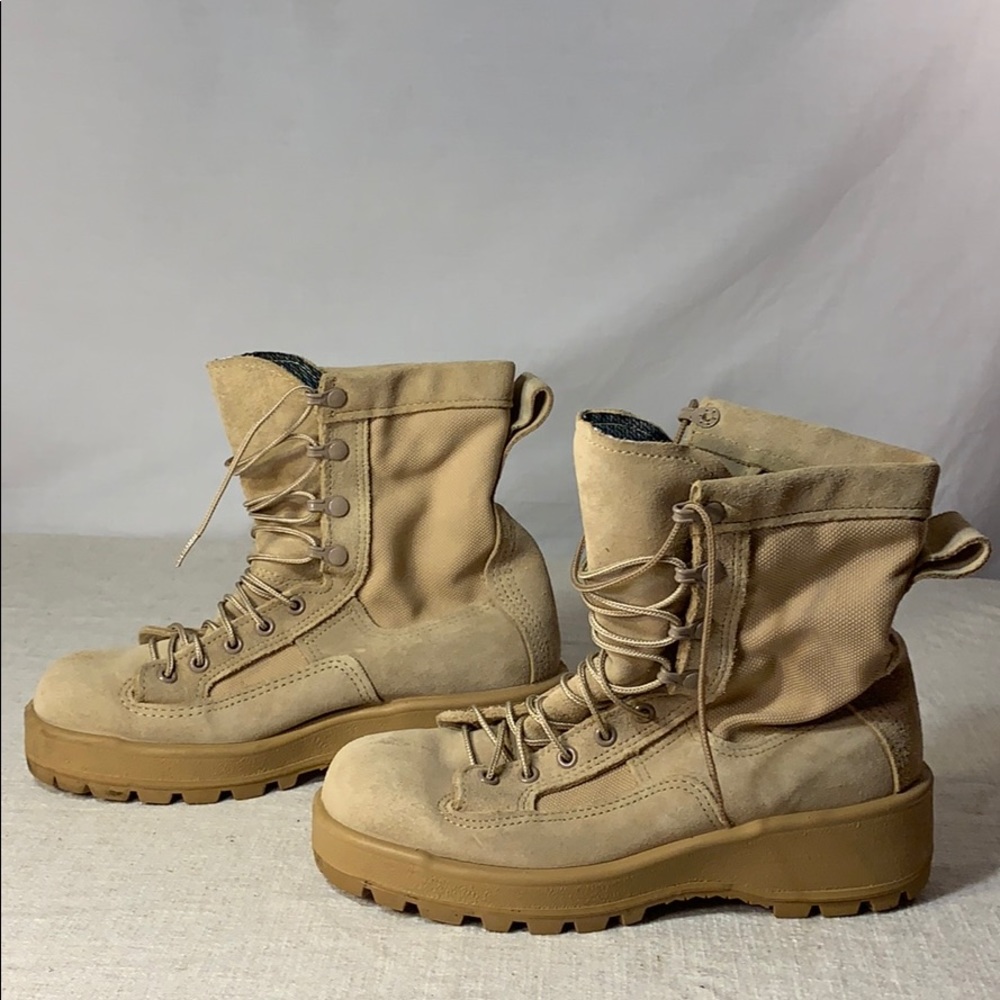 TAN VIBRAM WELLCO Boots